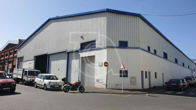 Antigua nave de IVECO donde se ha instalado la UTE Valoriza Medio Ambiente y Santana Cazorla (Foto TA)